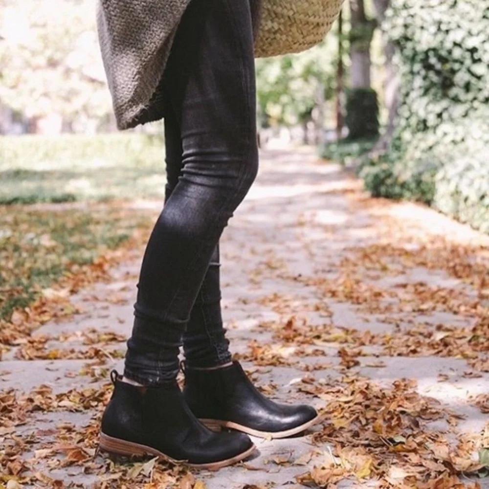 Kork-Ease Velma Black Leather Chelsea Boots Ankle Womens Size 7